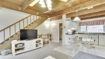 Townhome, 4 Bedrooms | Living room
