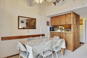 Townhome, 3 Bedrooms | Private kitchen