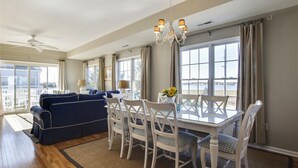 Townhome, 4 Bedrooms | Dining