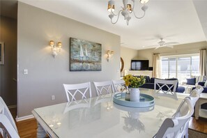 Townhome, 4 Bedrooms | Private kitchen