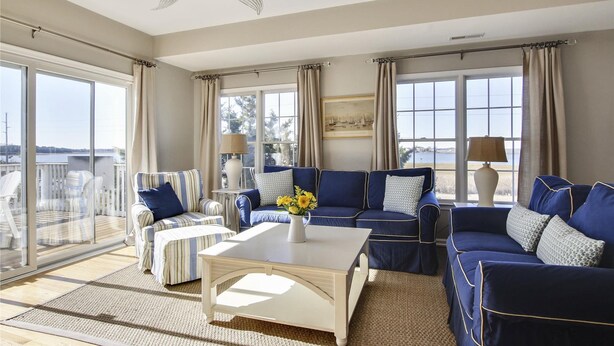 Townhome, 4 Bedrooms | Living room