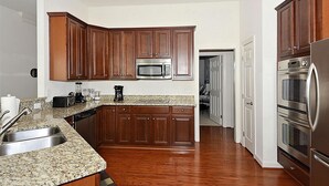 Casa, 4 habitaciones | Cocina privada