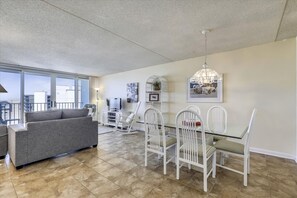 公寓客房, 3 間臥室 | 房內用餐區