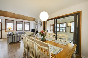 House, 3 Bedrooms | Private kitchen
