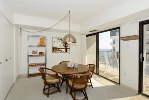 Condo, 2 Bedrooms | Private kitchen