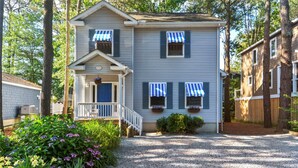 House, 3 Bedrooms | Exterior - Casa Damp 134 Elizabeth Way by Long & Foster (Bethany Beach)