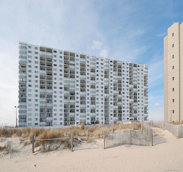 Condo, 3 Bedrooms | Exterior