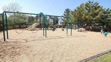 Condo, 3 Bedrooms | Children's area