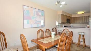 Townhome, 2 Bedrooms | Dining