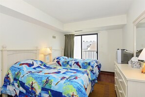 2 bedrooms, individually decorated, individually furnished, bed sheets - Henlopen Unit 321 by Long & Foster (Rehoboth Beach)