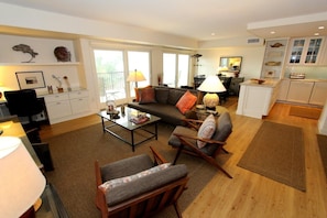 Condo, 2 Bedrooms | Living room