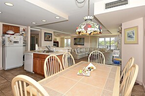 Condo, 2 Bedrooms | Private kitchen