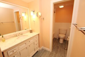 Condo, 2 Bedrooms | Bathroom