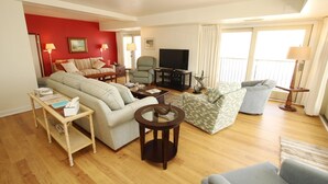 Condo, 2 chambres | Salle de séjour