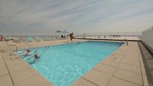 Condo, 2 chambres | Piscine | Piscine extérieure