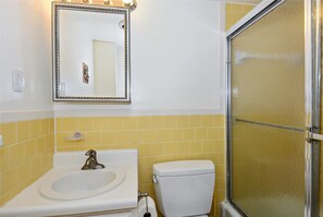 Condo, 2 Bedrooms | Bathroom