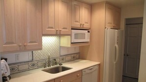 Condo, 2 phòng ngủ | Bếp riêng