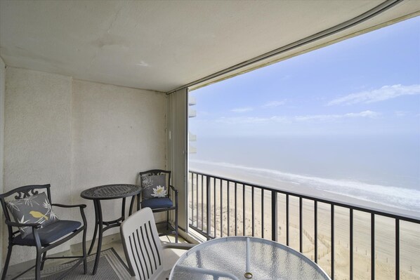 Appart'hôtel, 2 chambres | Balcon