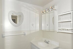 Condo, 2 Bedrooms | Bathroom