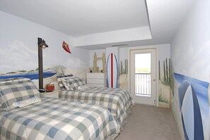 Condo, 3 Bedrooms
