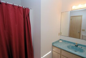 House, 6 Bedrooms | Bathroom