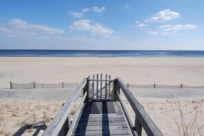 House, 6 Bedrooms | Beach