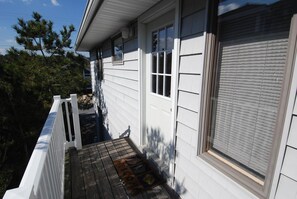 House, 6 Bedrooms | Balcony - Coffay 58 Dune Rd Middlesex by Long & Foster (Bethany Beach)