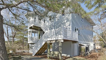 House, 4 Bedrooms | Exterior