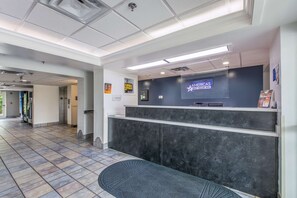 Lobby - Americas Best Value Inn - Knoxville East (Knoxville)