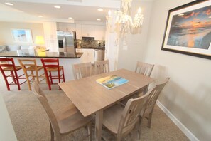 Condo, 2 quartos | Cozinha privada