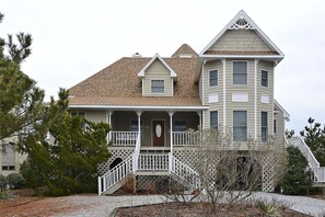 House, 4 Bedrooms | Exterior