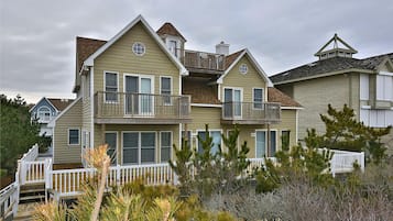 House, 4 Bedrooms | Exterior