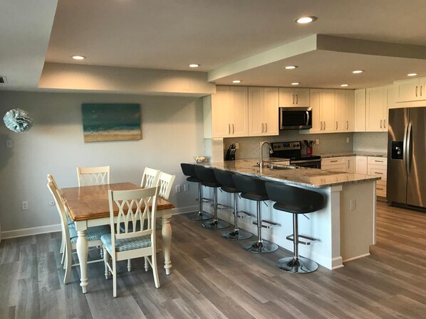 Private kitchen - Henlopen Unit 712 by Long & Foster (Rehoboth Beach)