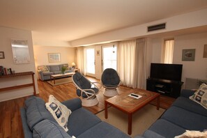 Condo, 2 habitaciones | Sala de estar