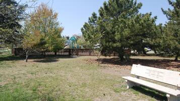 Condo, 2 Bedrooms | Property grounds