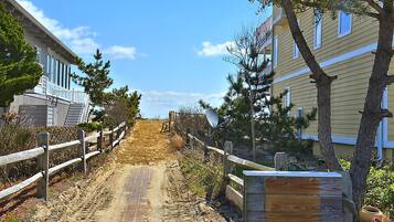 House, 3 Bedrooms | Property grounds