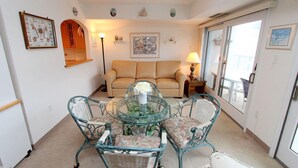 Condo, 2 quartos | Cozinha privada