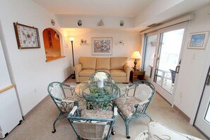 Condo, 2 Bedrooms | Private kitchen