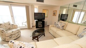 Condo, 2 quartos | Sala de estar