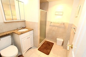 Bathroom - Henlopen Unit 705 by Long & Foster (Rehoboth Beach)