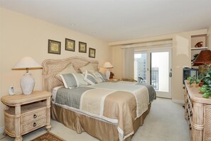 Condo, 2 Bedrooms