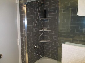 Condo, 2 Bedrooms | Bathroom | Towels
