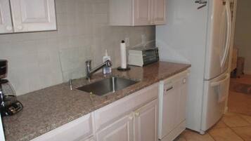 Condo, 2 Bedrooms | Private kitchen