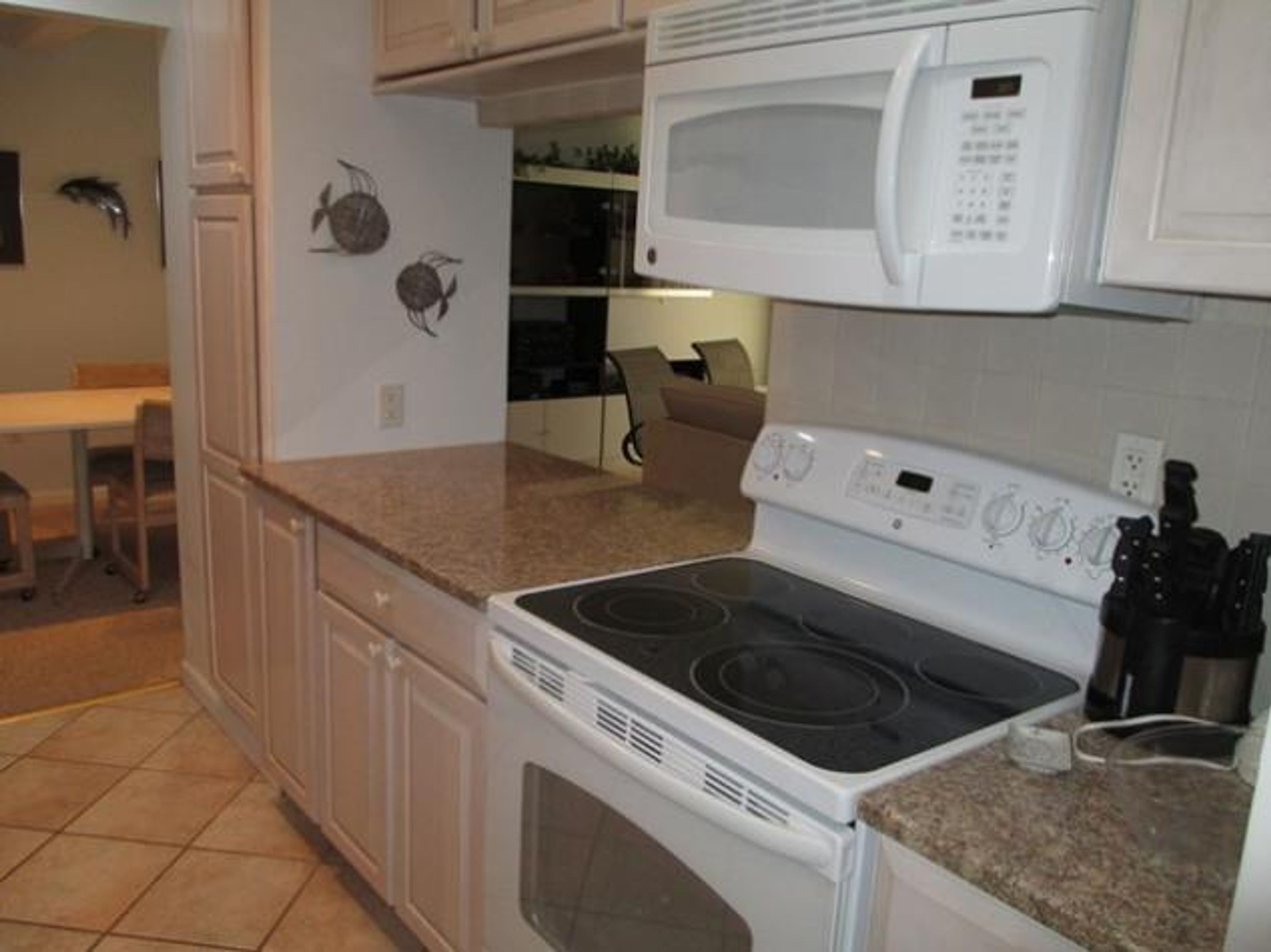 Condo, 2 Bedrooms | Private kitchen