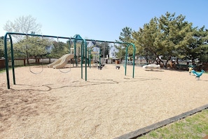 Condo, 2 Bedrooms | Children’s area