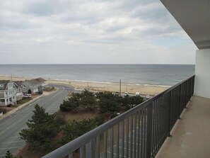 Kondominium, 2 kamar tidur | Balkon