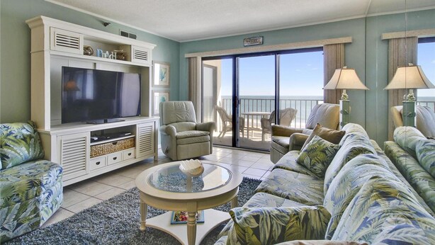 Living room - Henlopen Unit 815 by Long & Foster (Rehoboth Beach)
