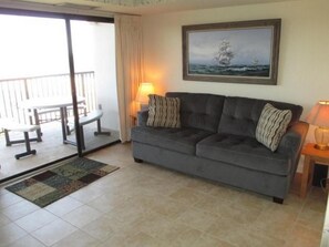 Condo, 2 chambres | Salle de séjour