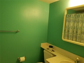 Kondominium, 2 kamar tidur | Kamar mandi | Handuk