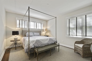 House, 6 Bedrooms | 6 bedrooms, individually decorated, individually furnished, bed sheets
